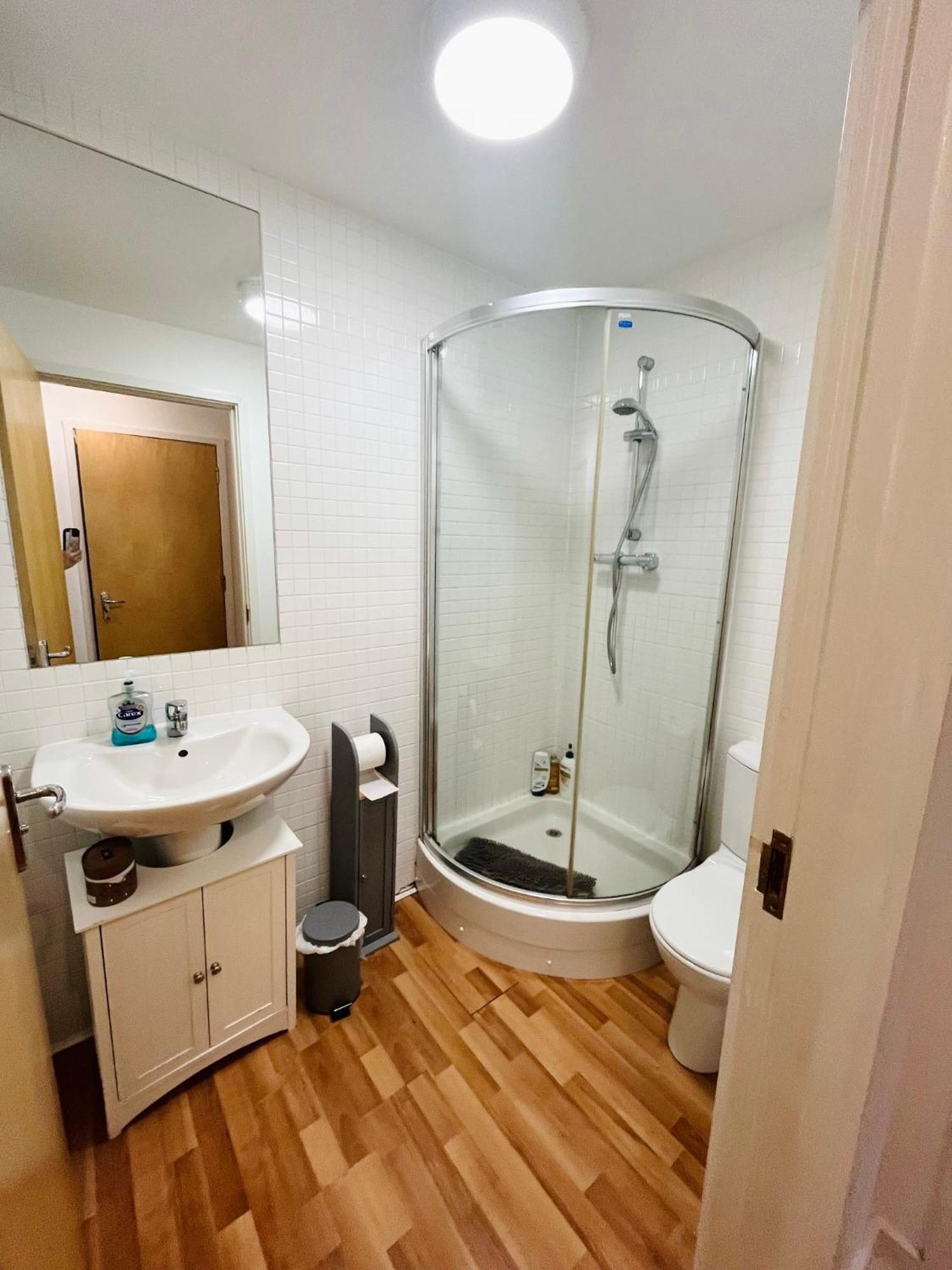 Modern Spacious Retreat Full Fibre Wi-Fi & Free Parking EDI Kültér fotó