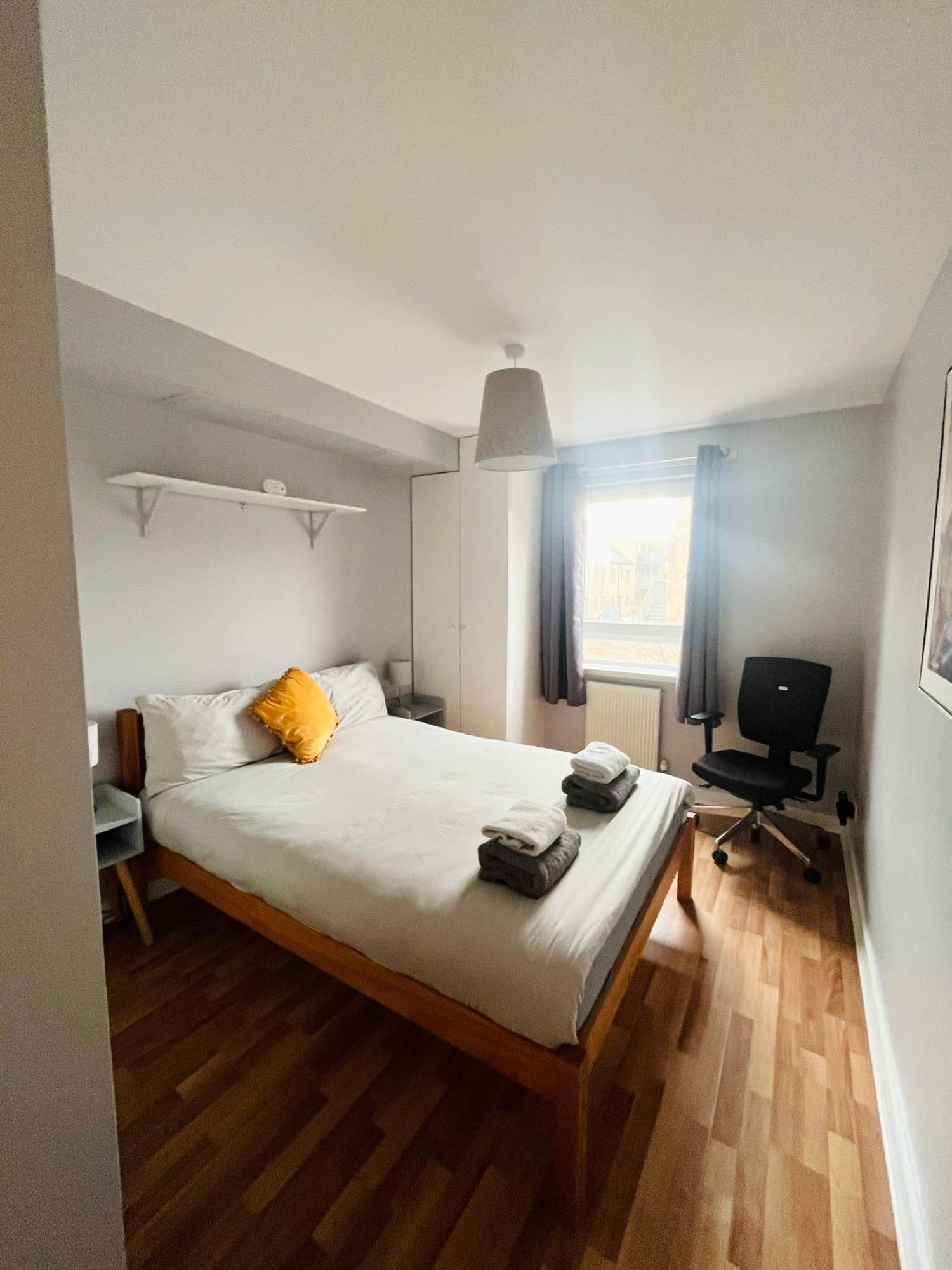 Modern Spacious Retreat Full Fibre Wi-Fi & Free Parking EDI Kültér fotó